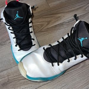 Jordan basketball shoe